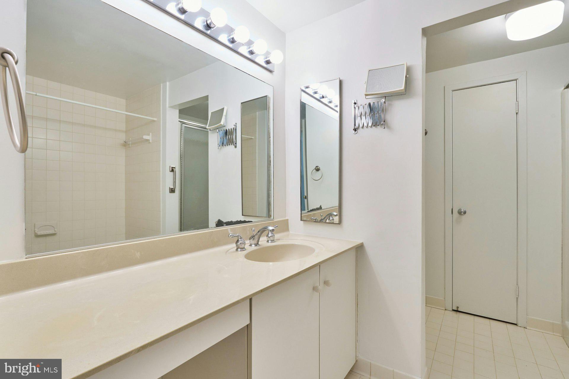 WATERFORD SQUARE - Residential