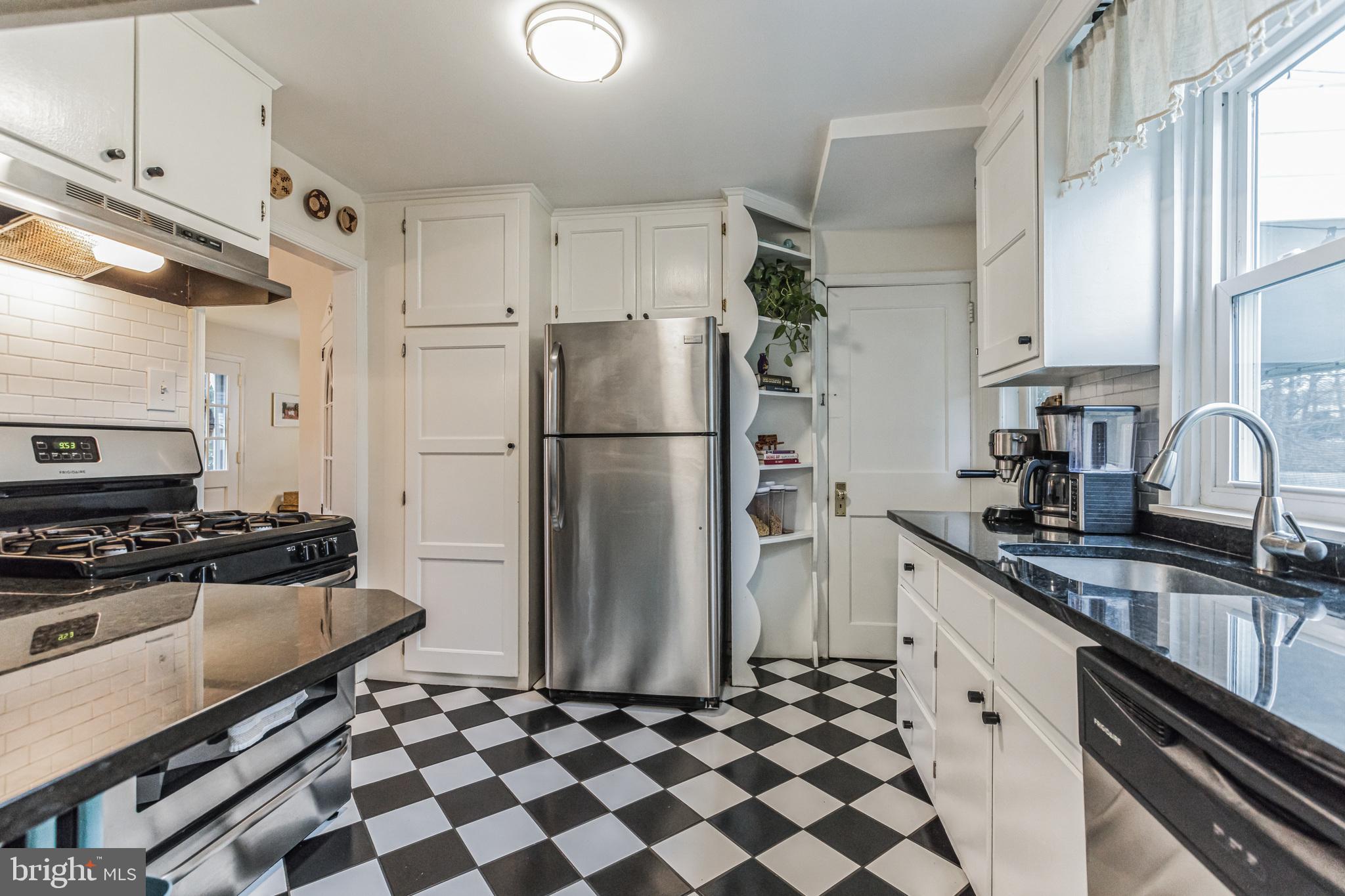 NORTHWOOD - Residential