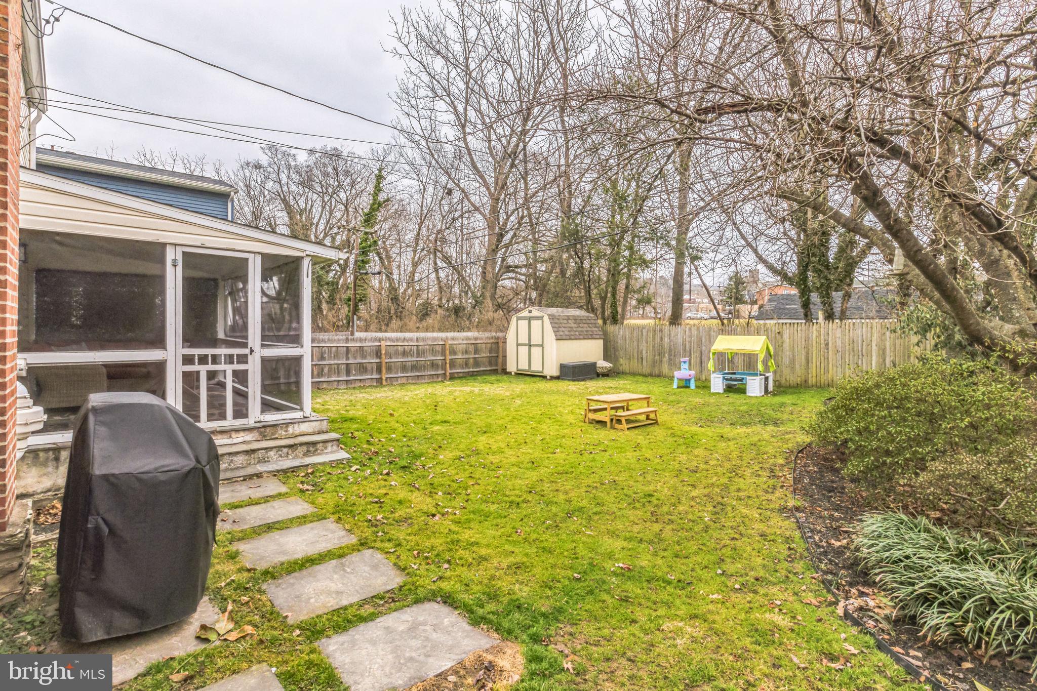 NORTHWOOD - Residential