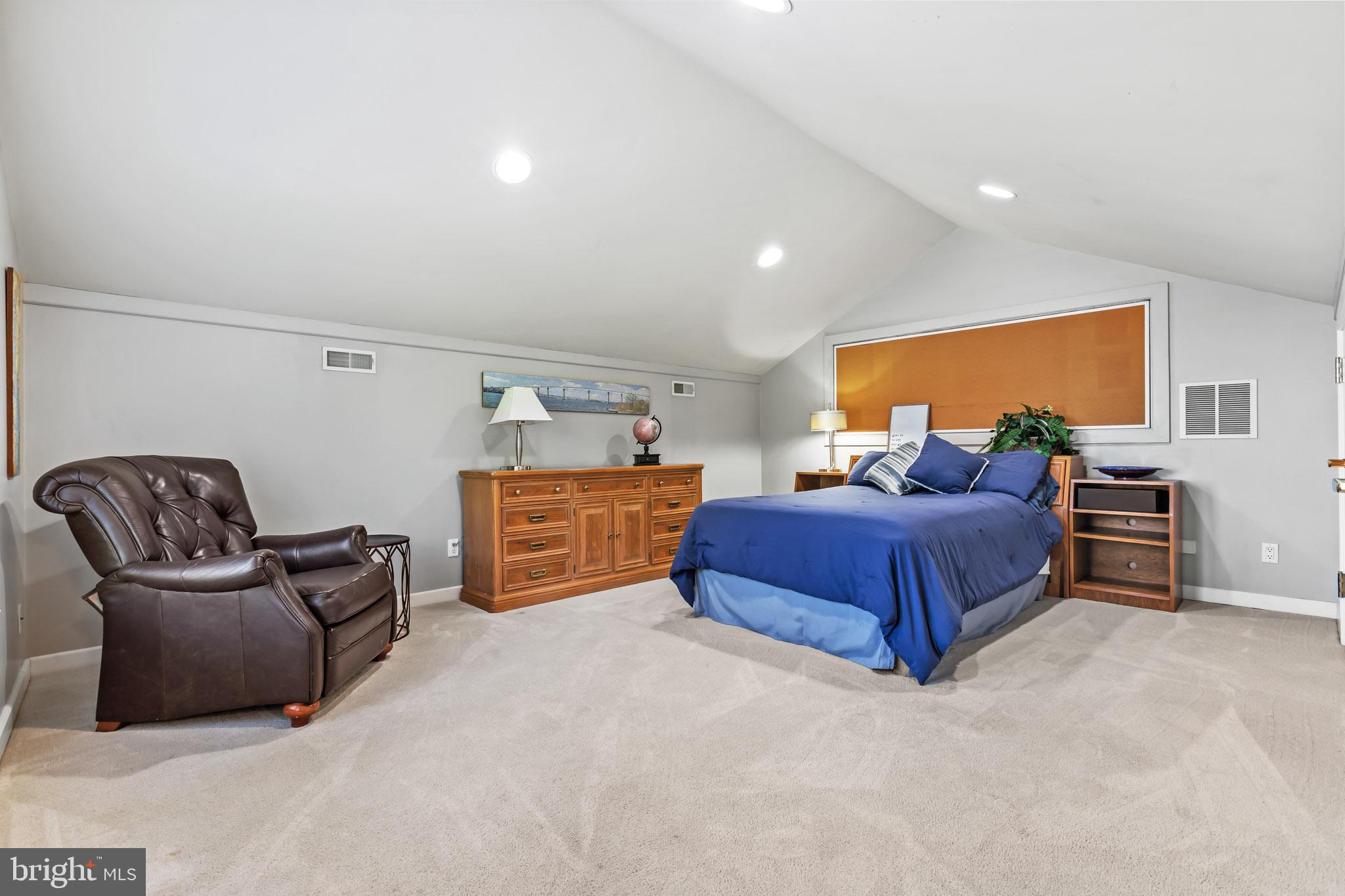 TOWN CREEK - Residential