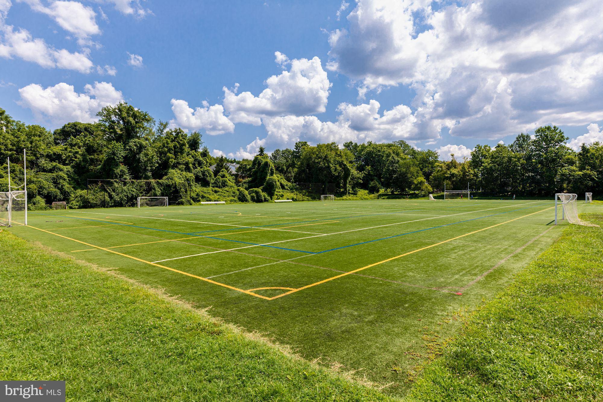 LINWAY PARK OF MCLEAN - Residential