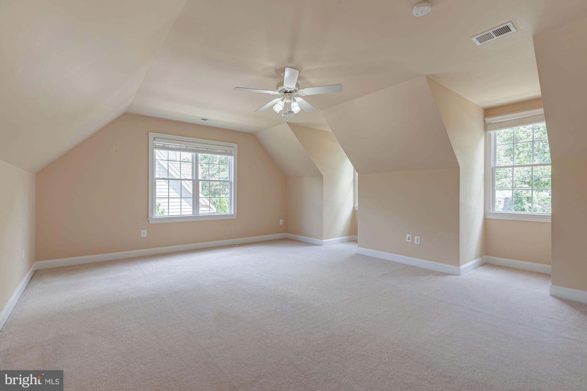 LINWAY PARK OF MCLEAN - Residential