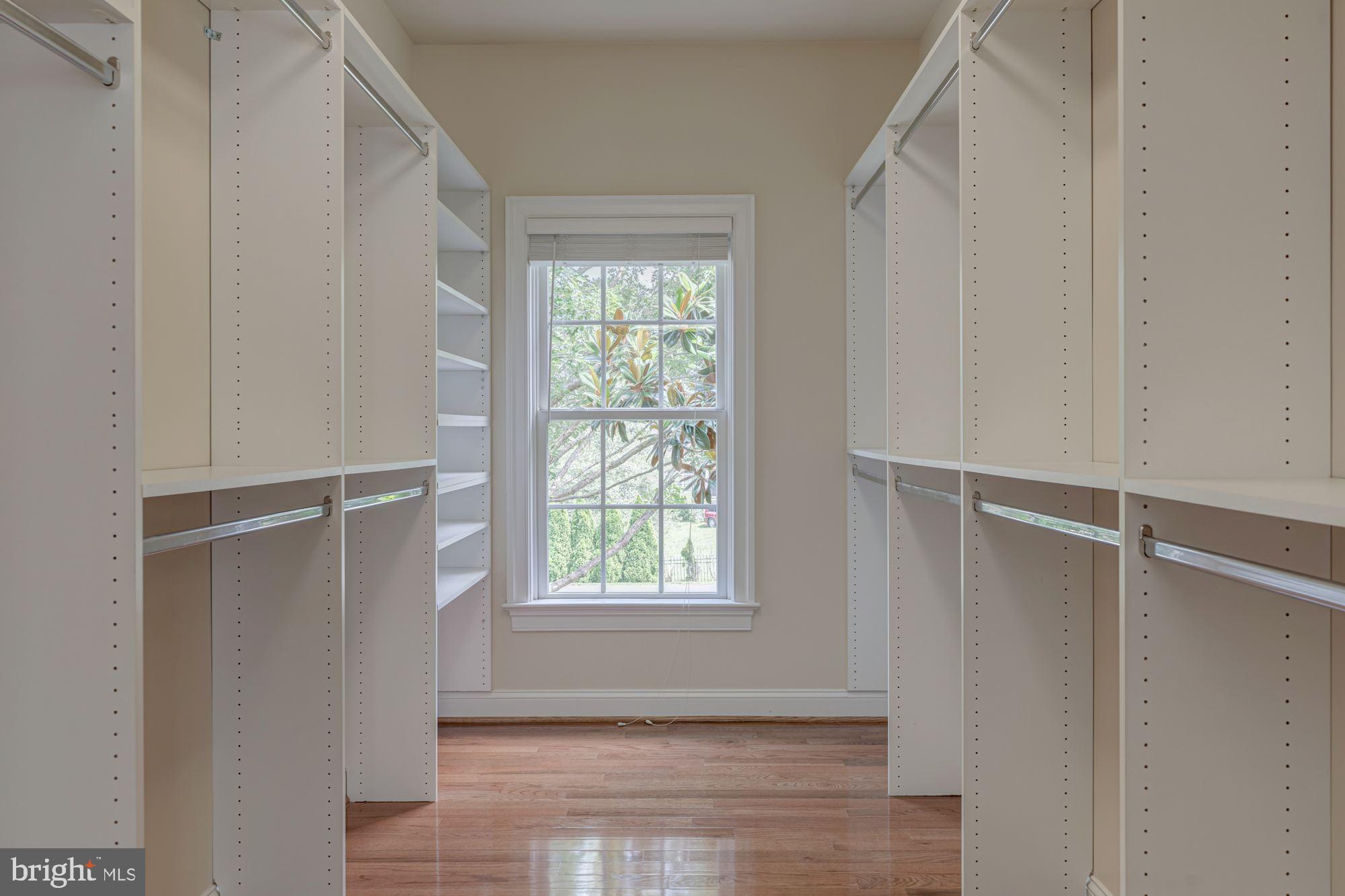 LINWAY PARK OF MCLEAN - Residential