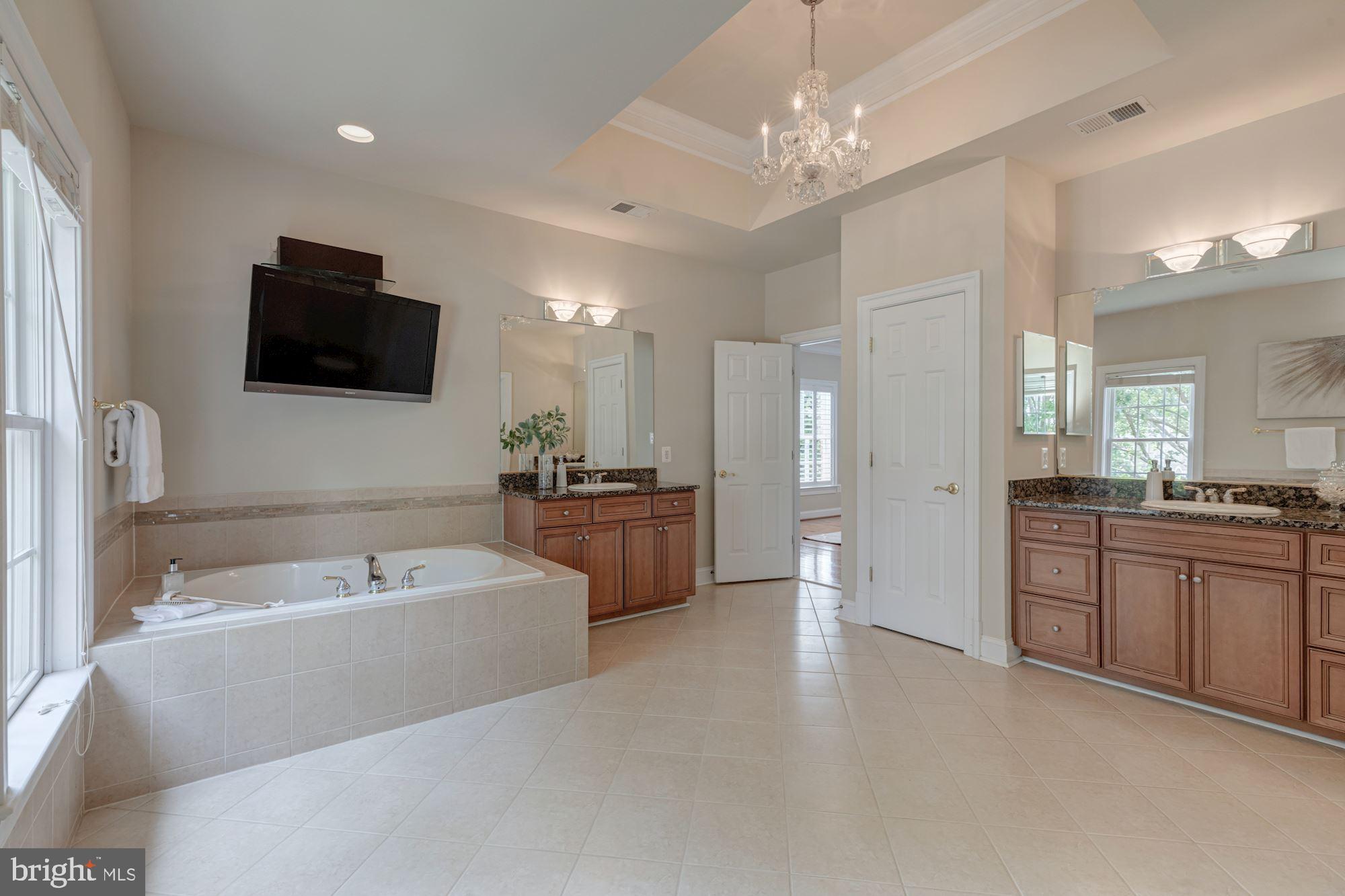 LINWAY PARK OF MCLEAN - Residential