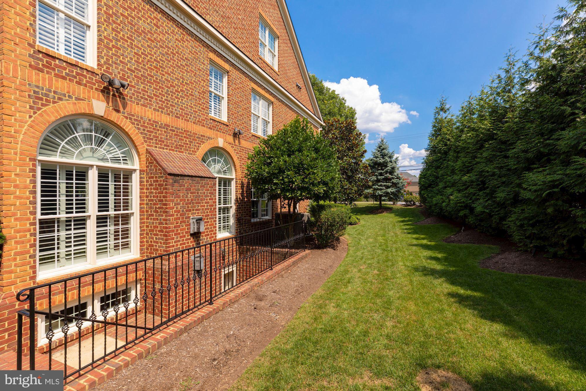 LINWAY PARK OF MCLEAN - Residential