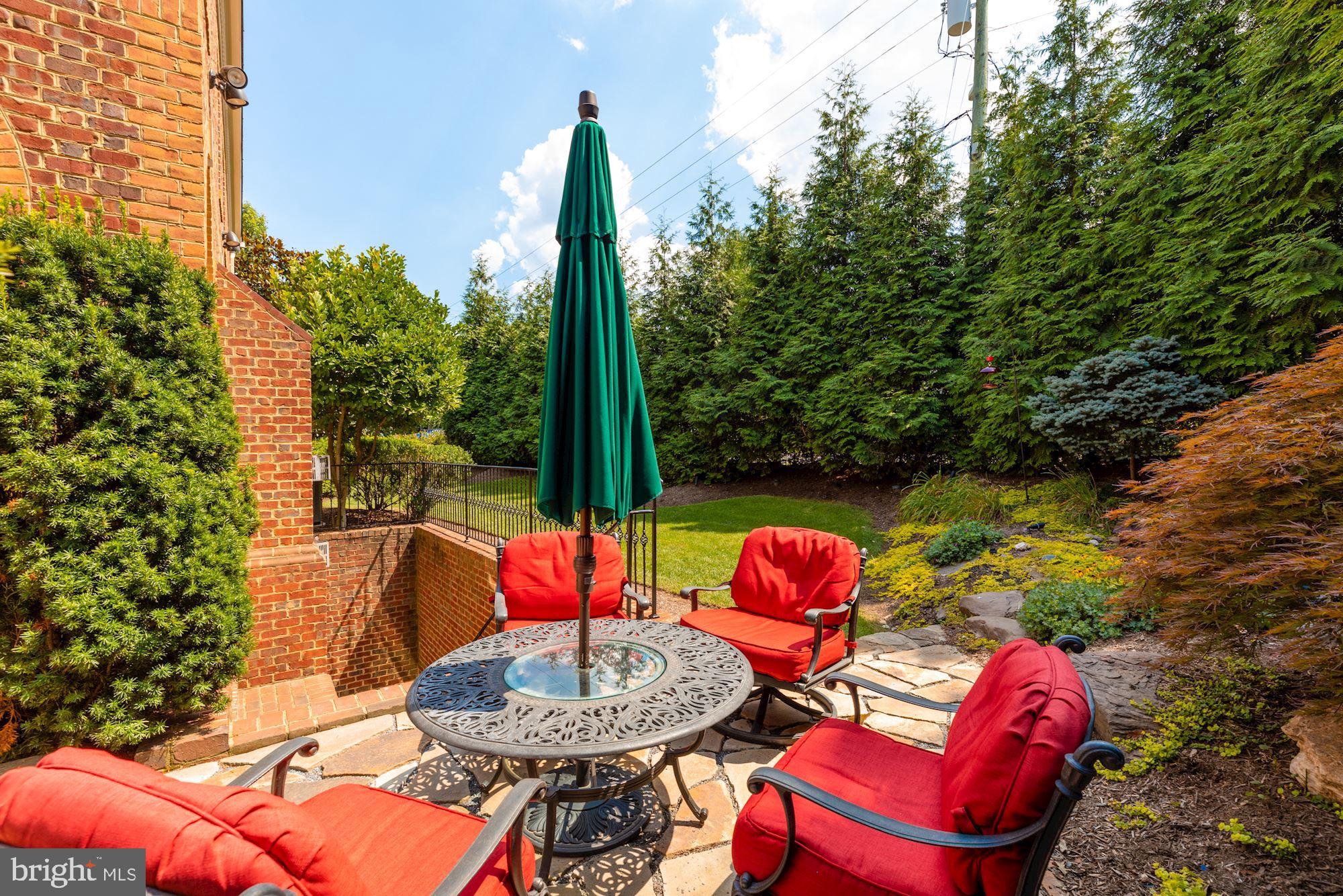 LINWAY PARK OF MCLEAN - Residential