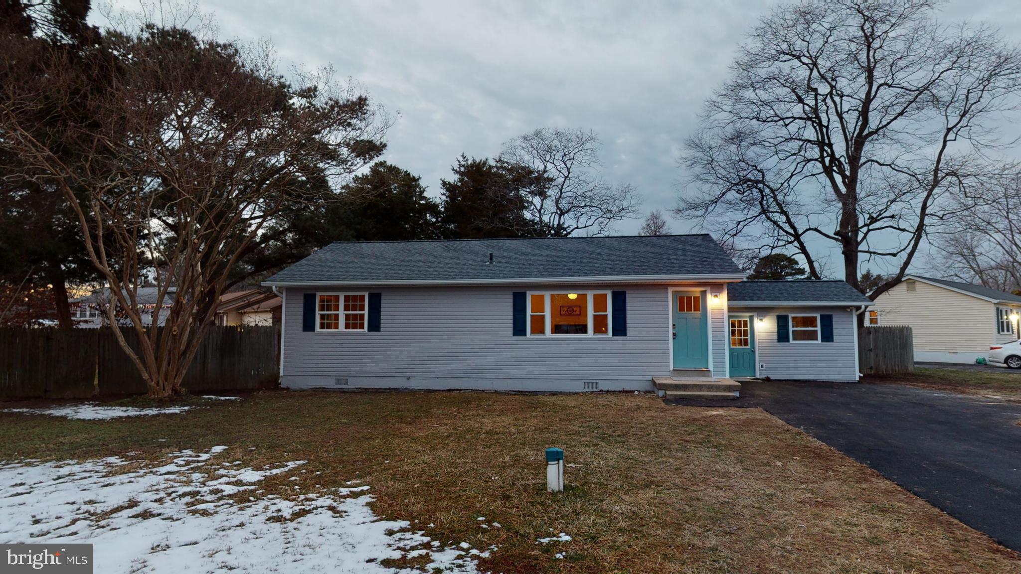 GOLDEN BEACH - Residential