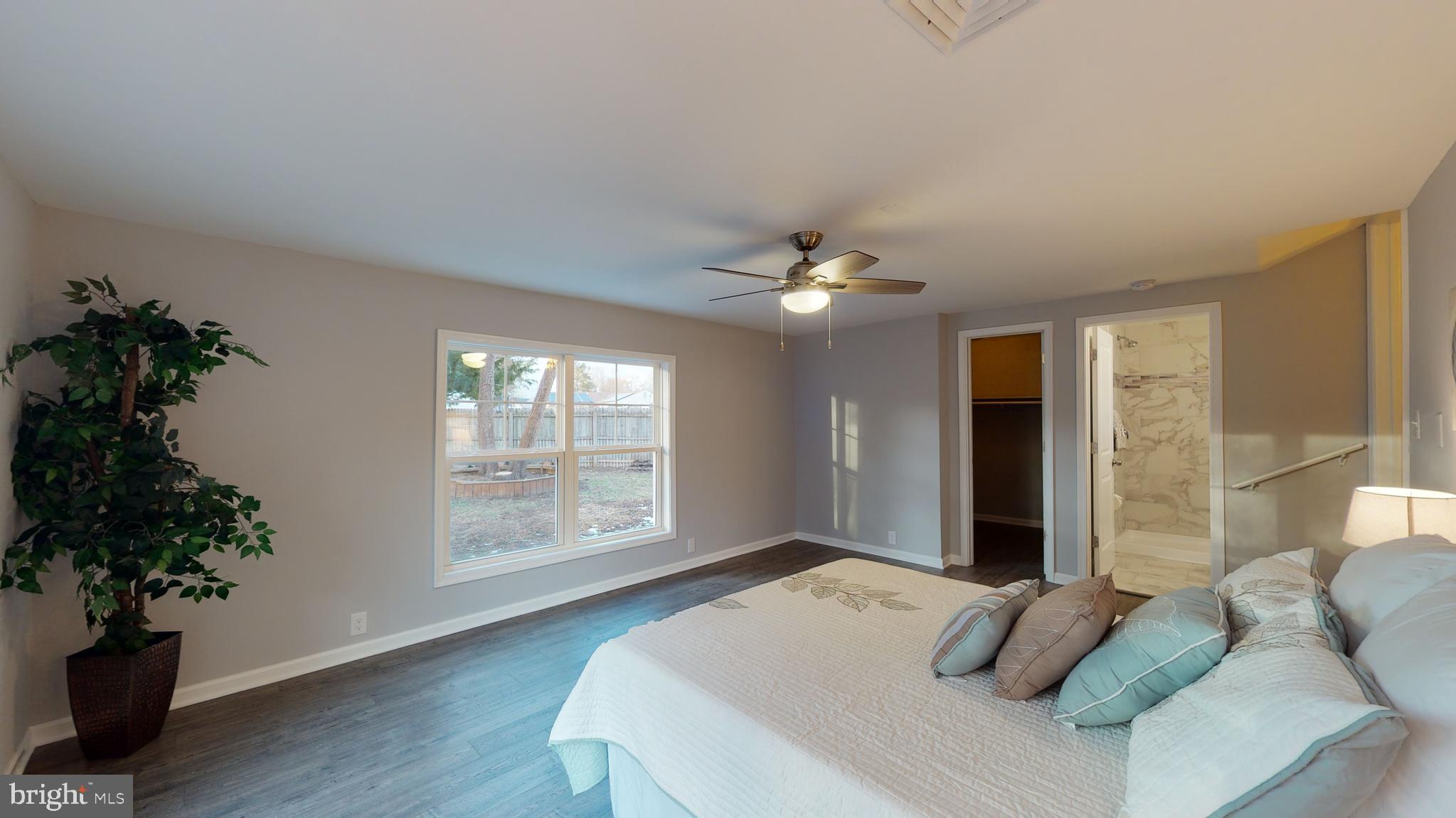 GOLDEN BEACH - Residential