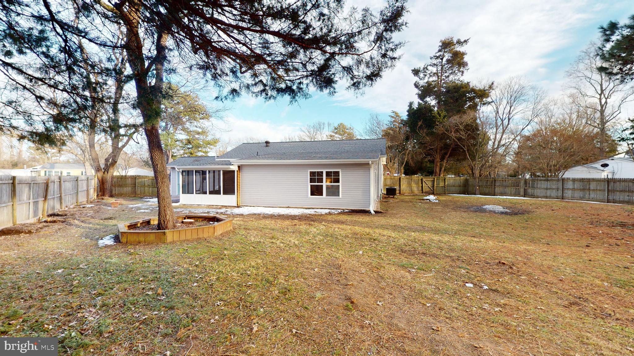 GOLDEN BEACH - Residential