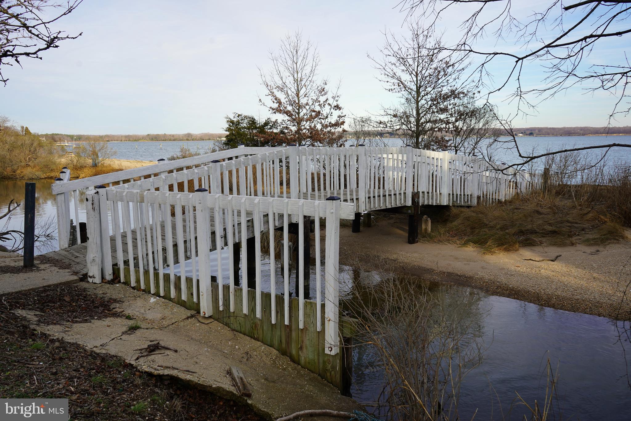 GOLDEN BEACH - Residential