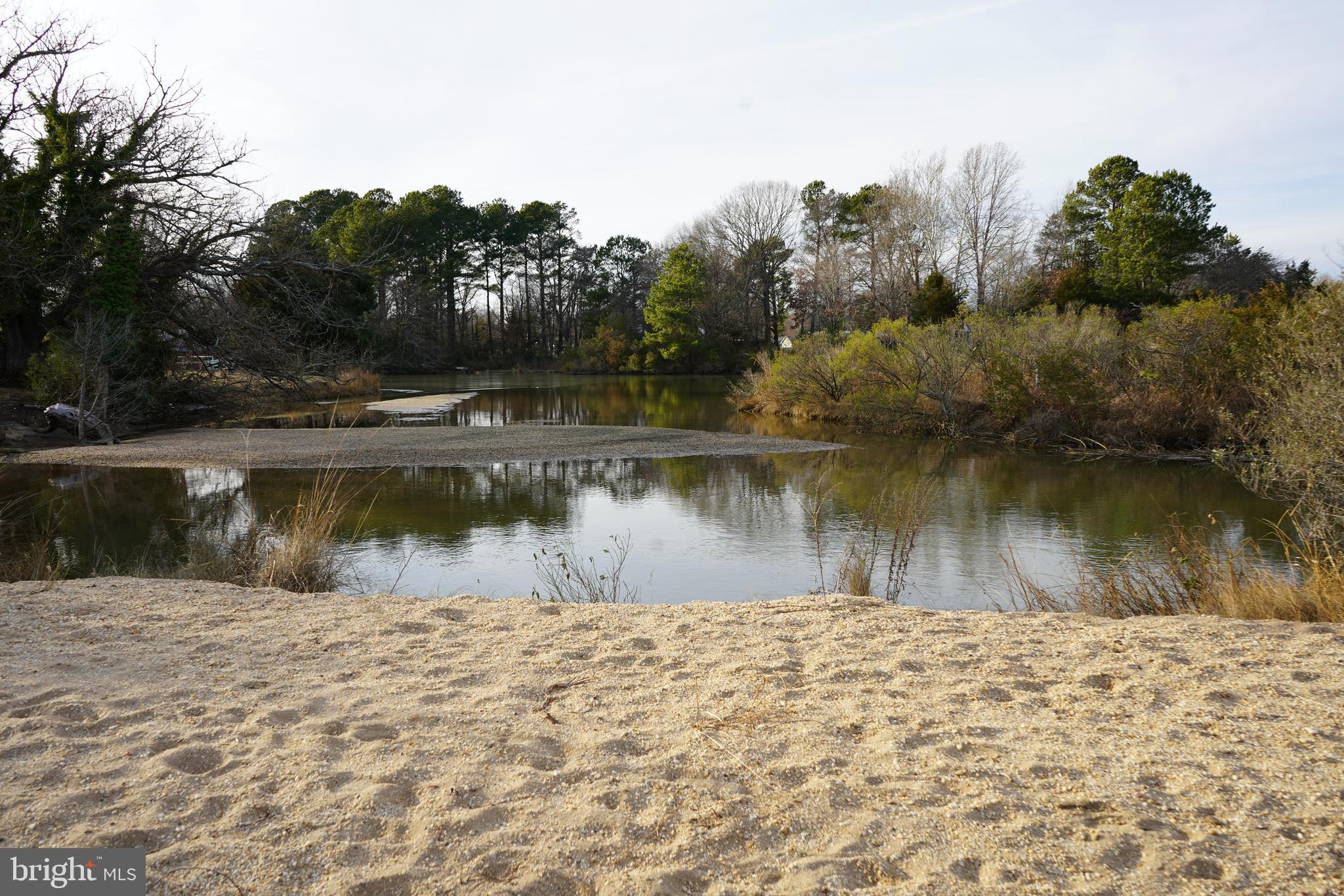 GOLDEN BEACH - Residential