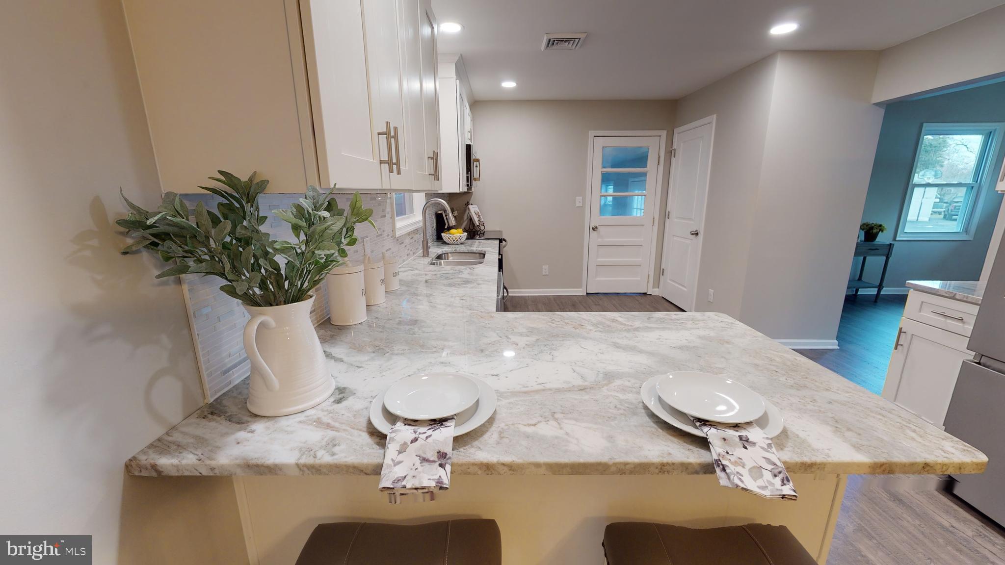 GOLDEN BEACH - Residential