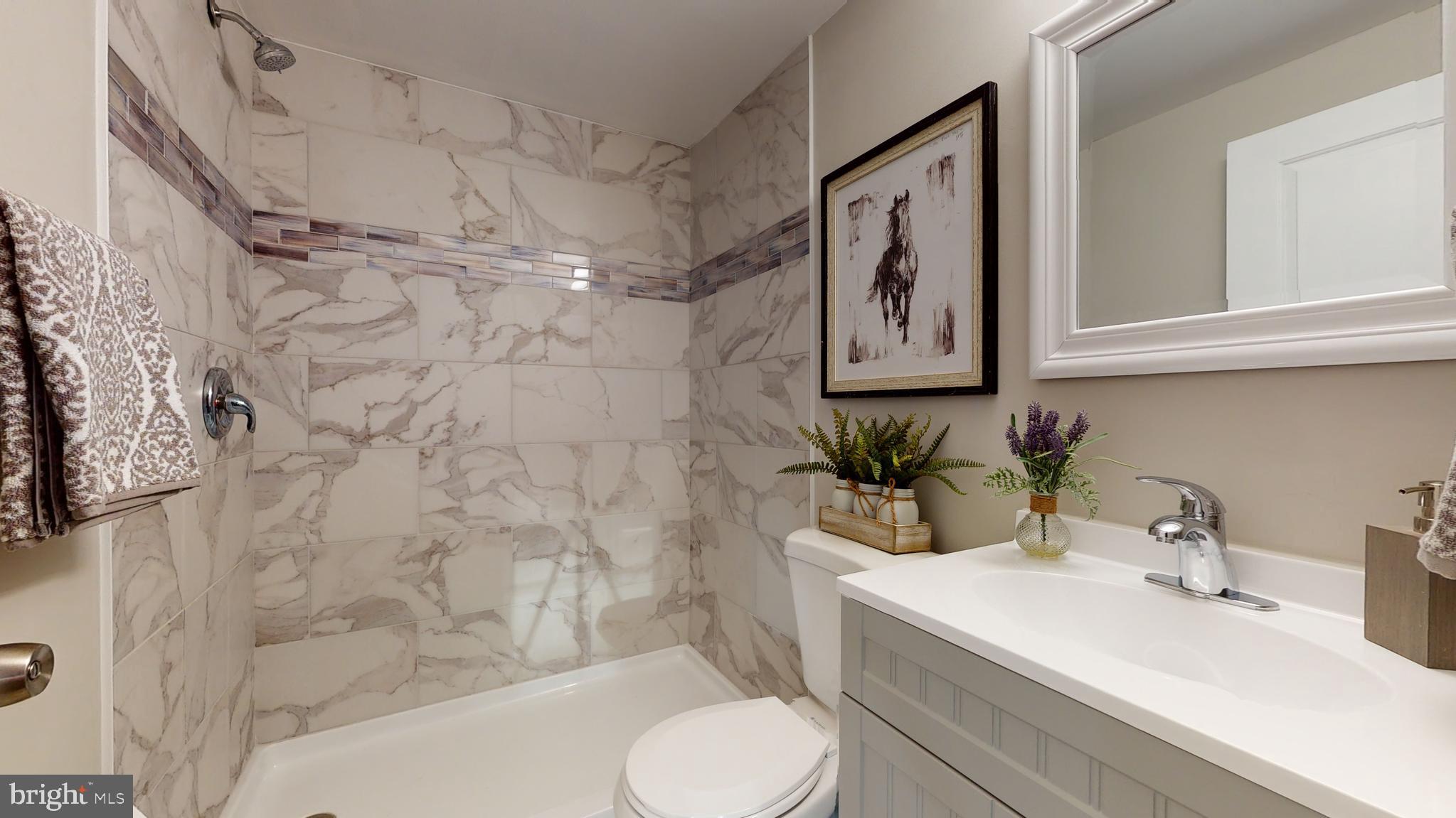 GOLDEN BEACH - Residential