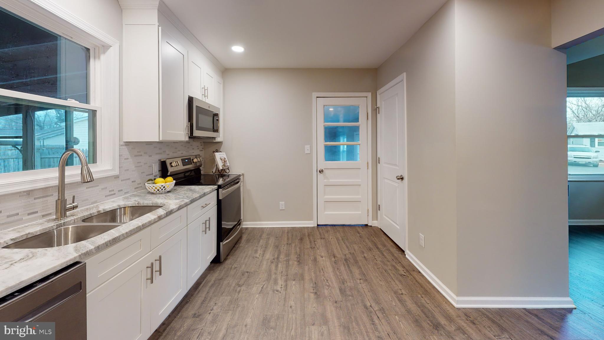 GOLDEN BEACH - Residential