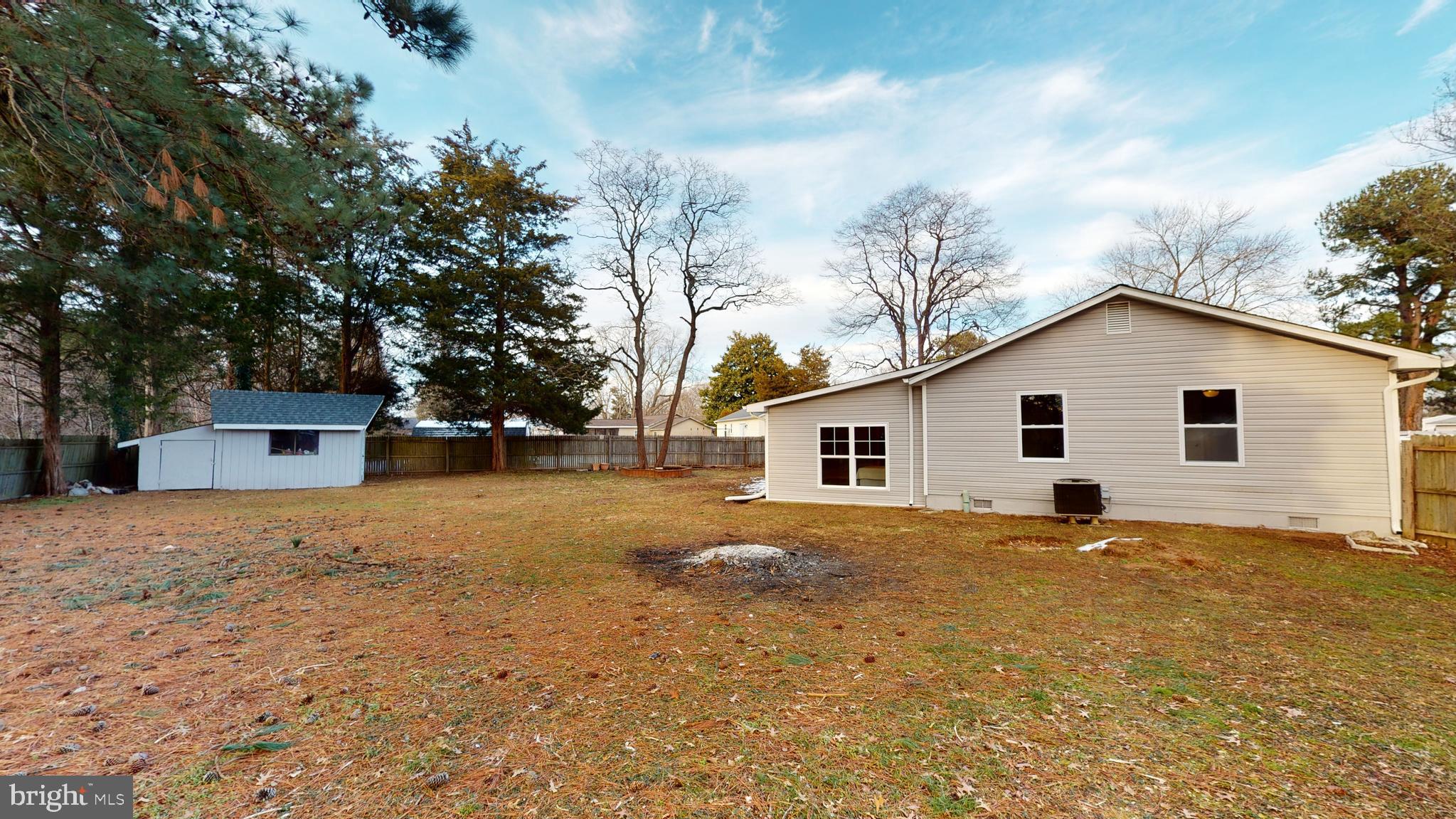 GOLDEN BEACH - Residential
