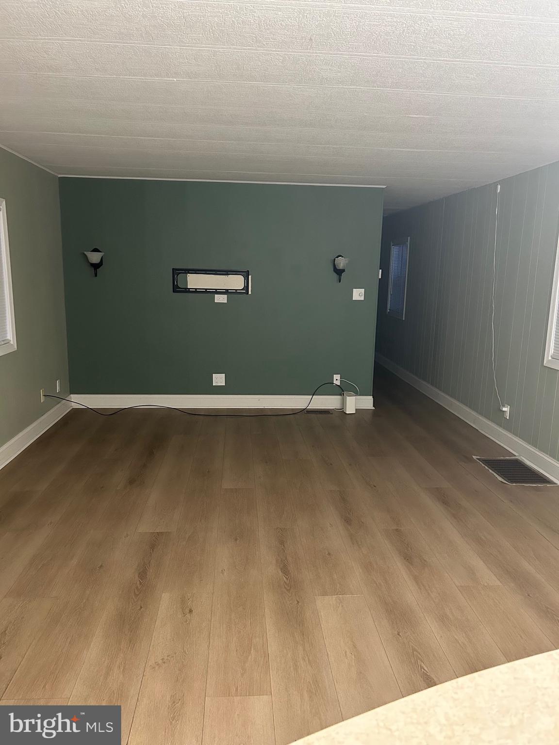 WOODBRIDGE CENTER - Residential
