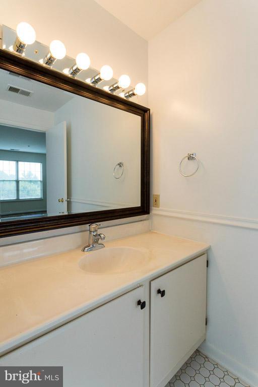 DEVON HILLS CONDO - Residential Lease