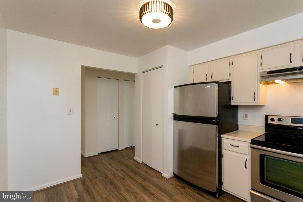 DEVON HILLS CONDO - Residential Lease