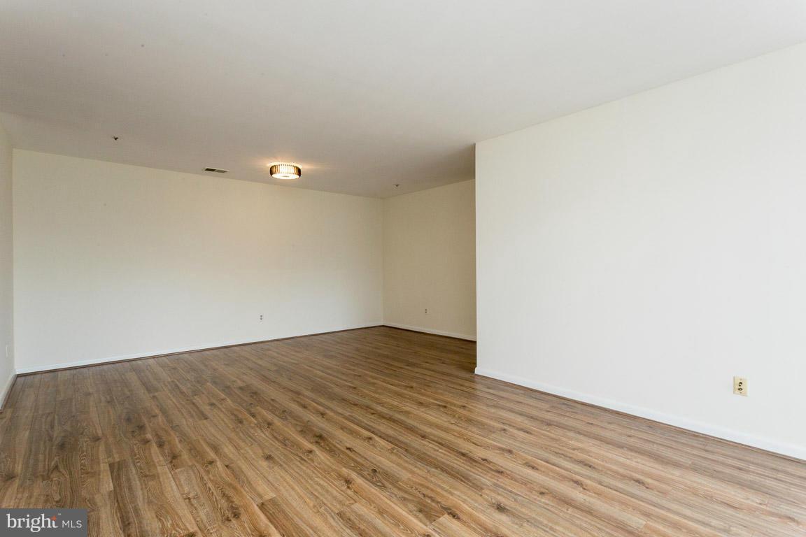 DEVON HILLS CONDO - Residential Lease