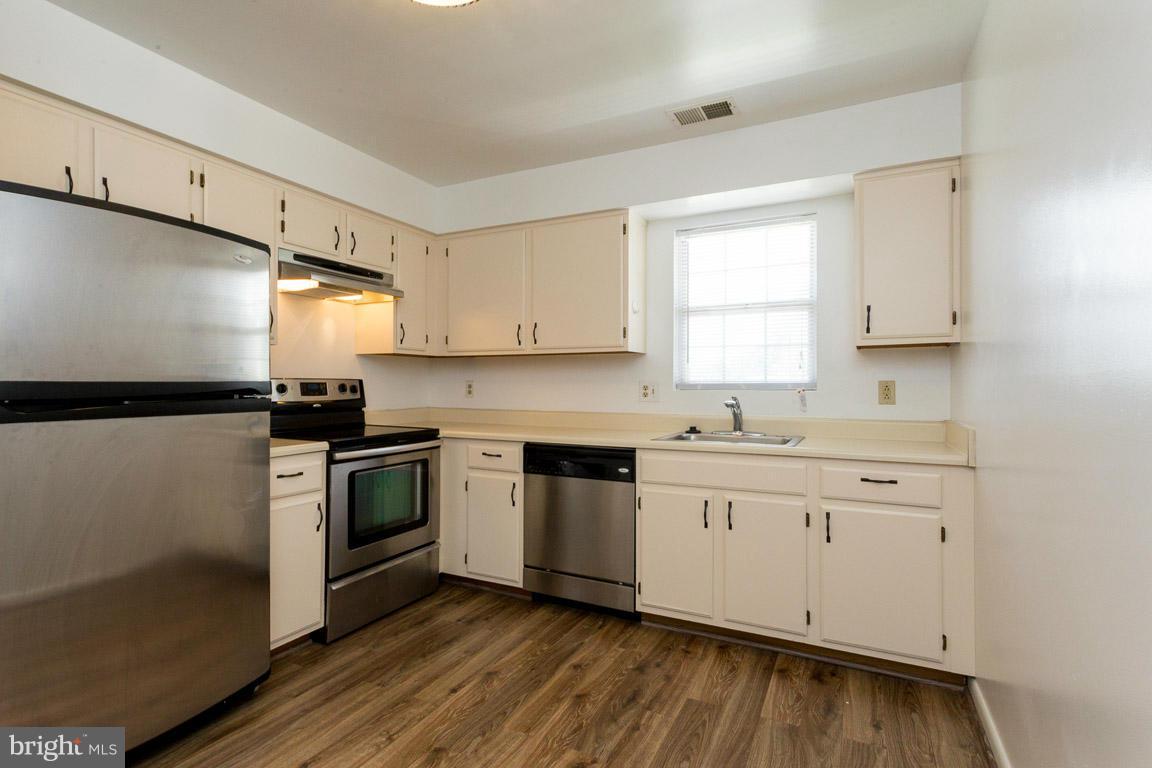 DEVON HILLS CONDO - Residential Lease