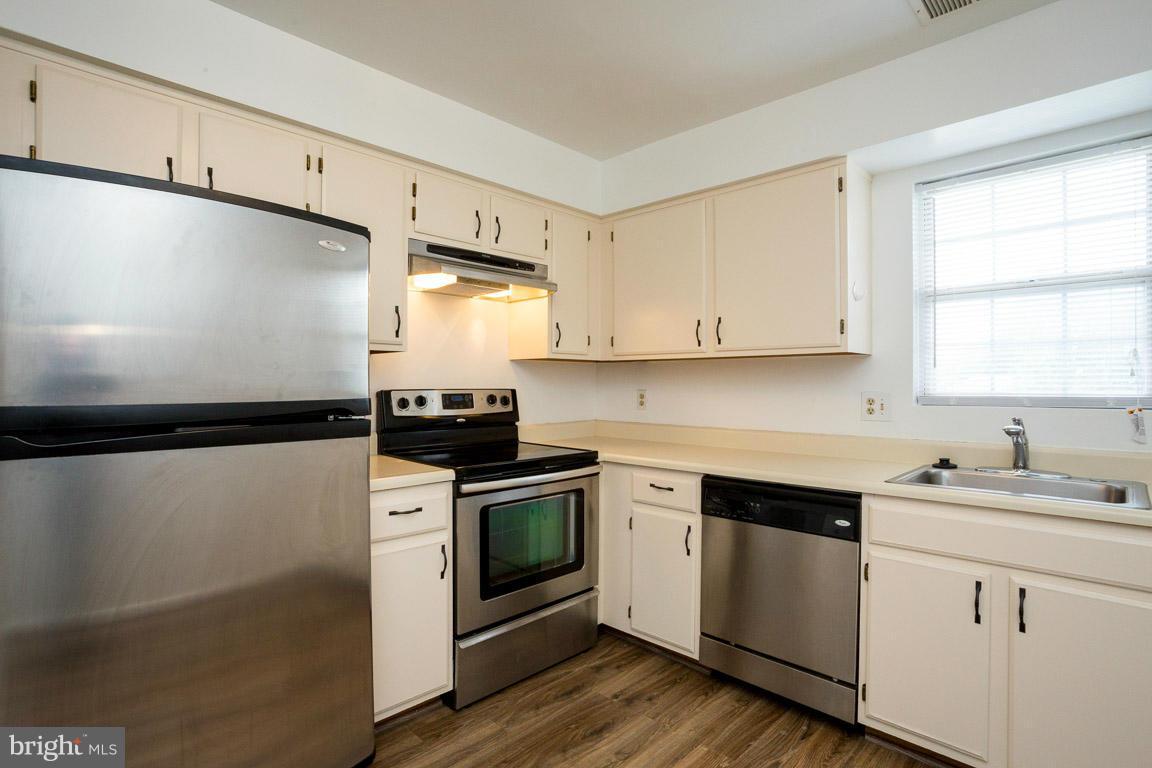 DEVON HILLS CONDO - Residential Lease