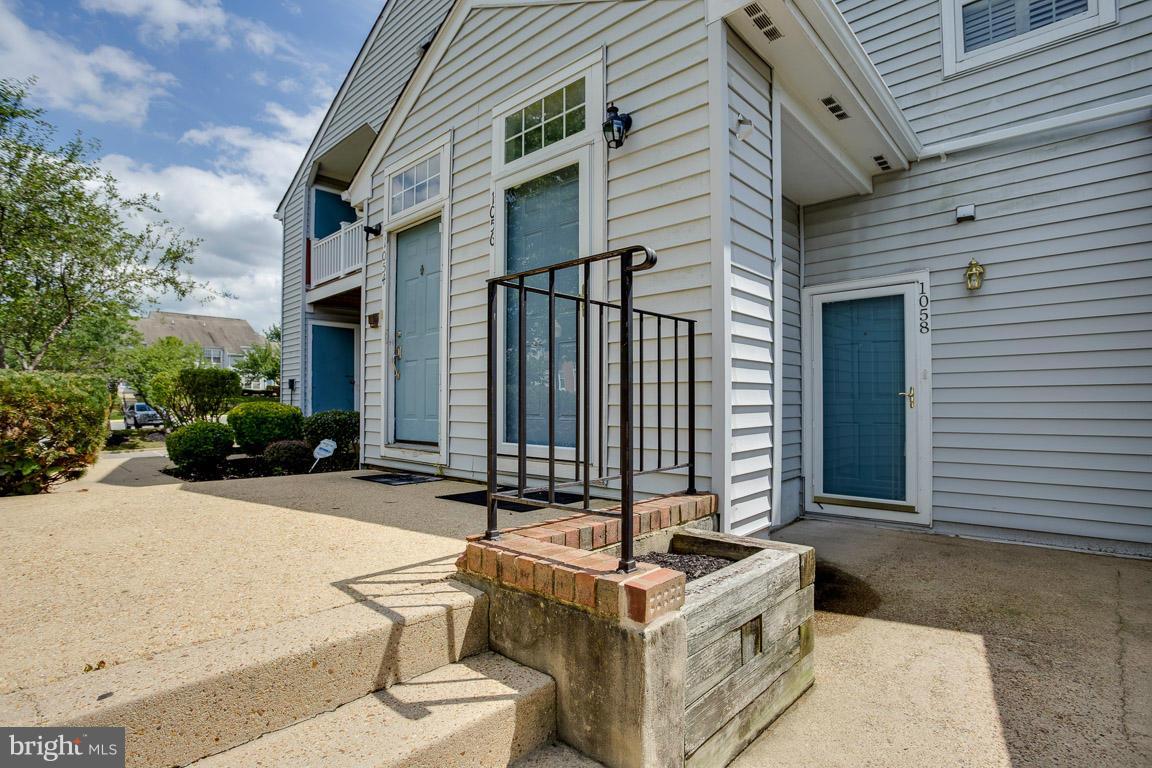 DEVON HILLS CONDO - Residential Lease