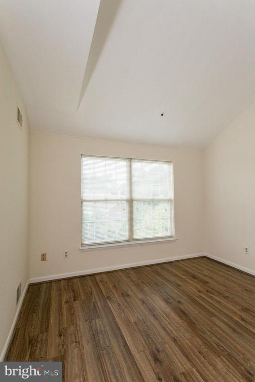 DEVON HILLS CONDO - Residential Lease