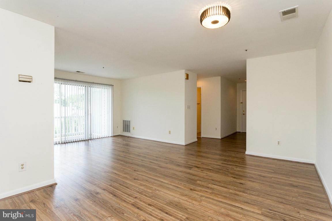 DEVON HILLS CONDO - Residential Lease