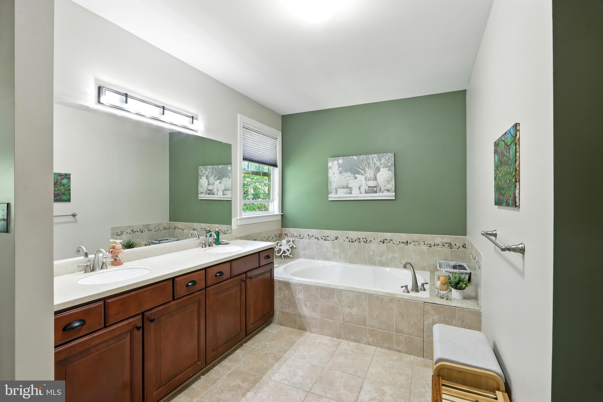 SLOOP COVE LANDING - Residential