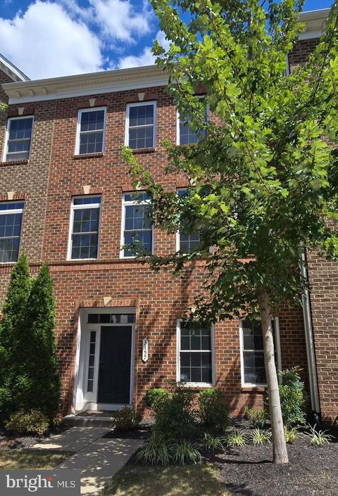 3157 JOHN GLENN STREET HERNDON VA 20171