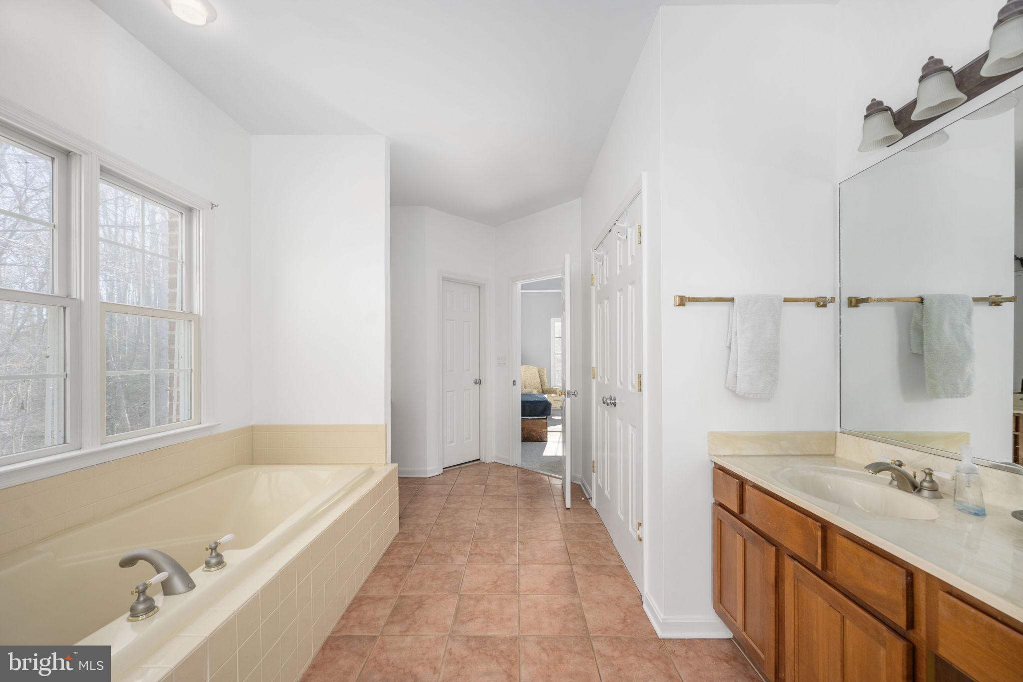 AQUIA OVERLOOK - Residential