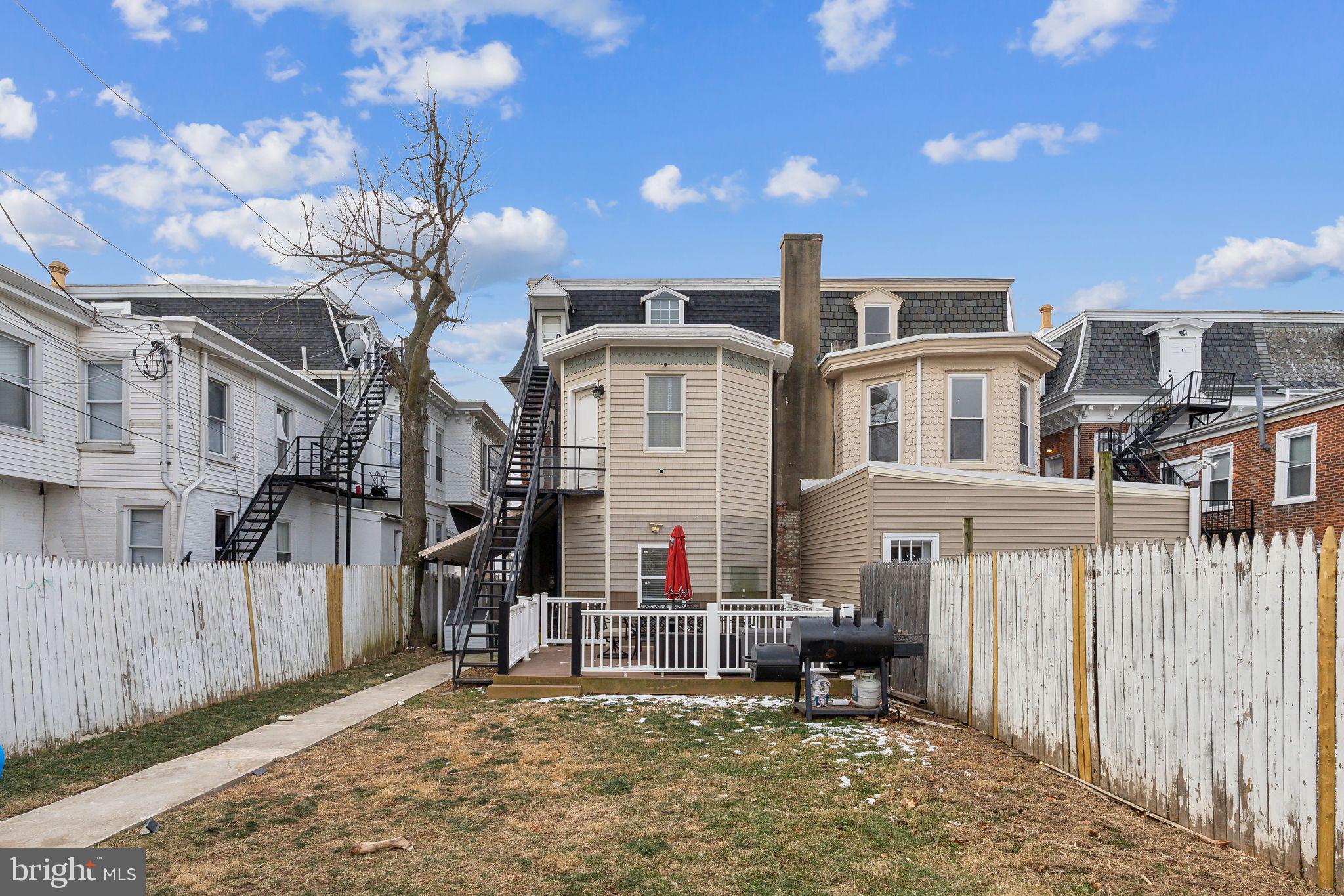 NORRISTOWN - Residential