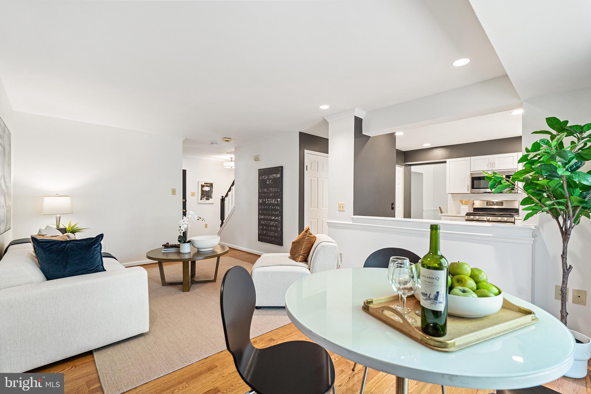 VIRGINIA SQUARE - Residential