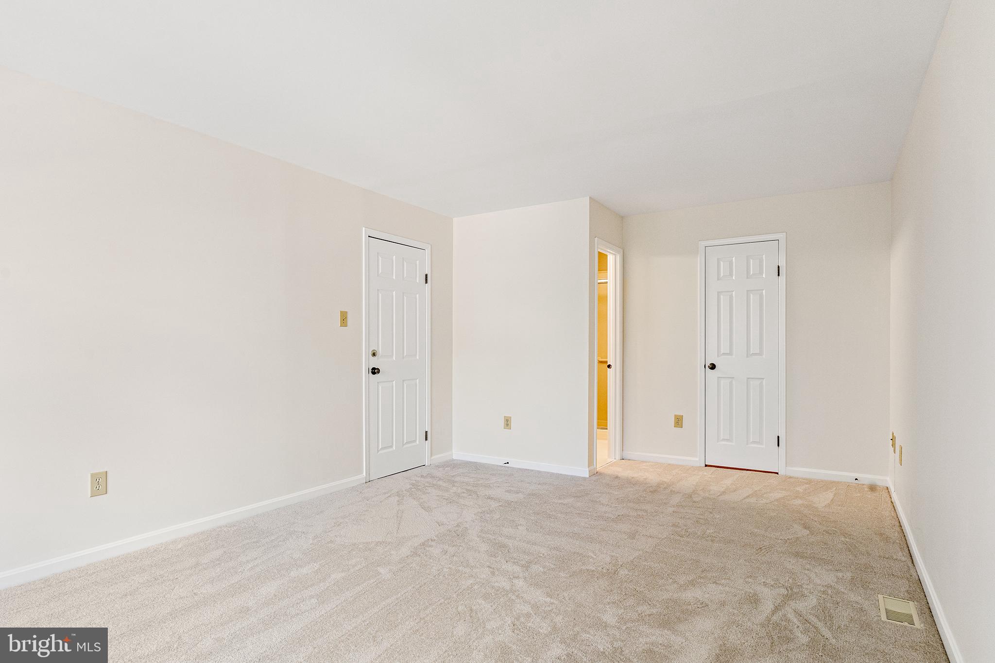 VIRGINIA SQUARE - Residential