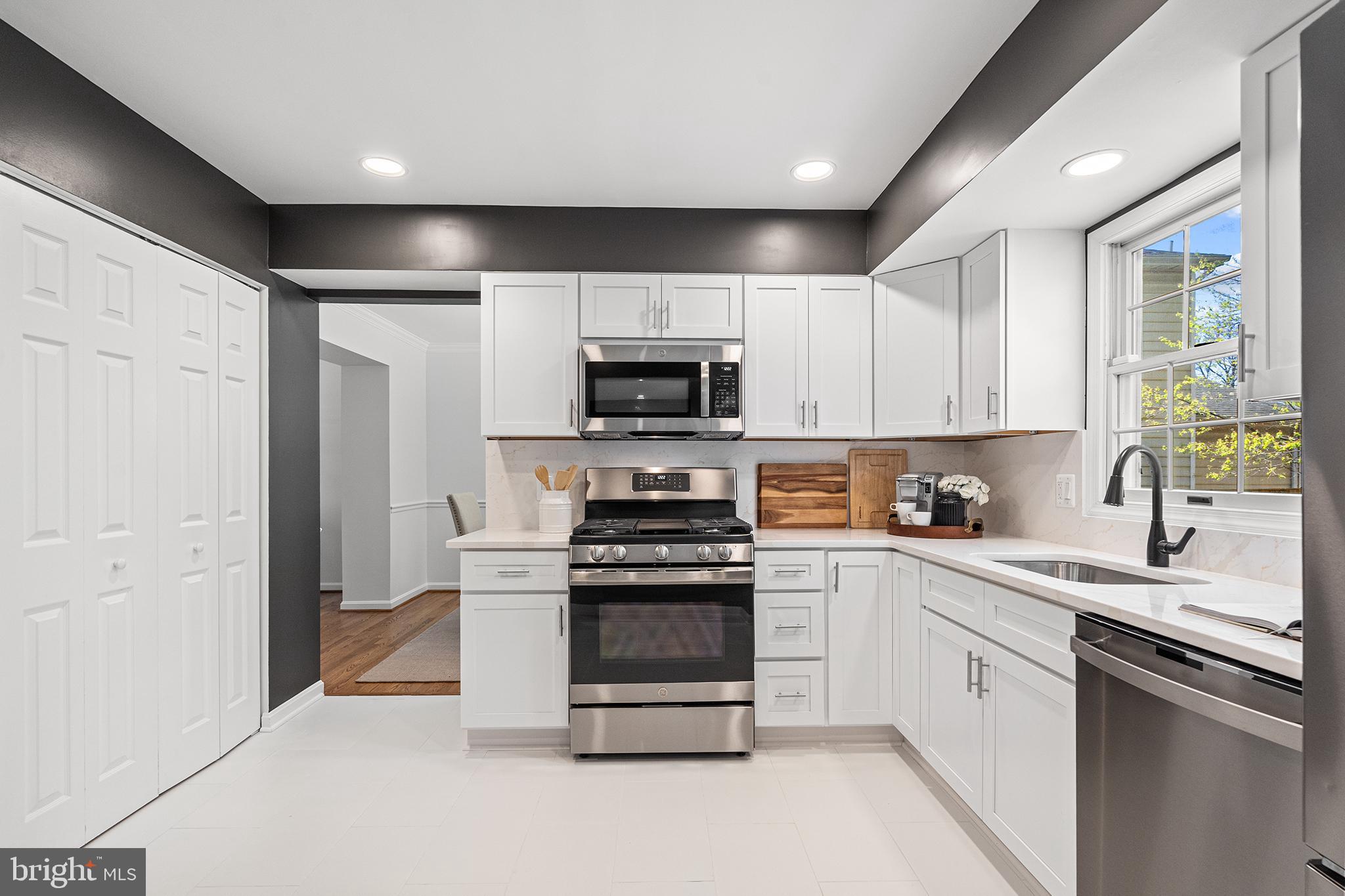 VIRGINIA SQUARE - Residential