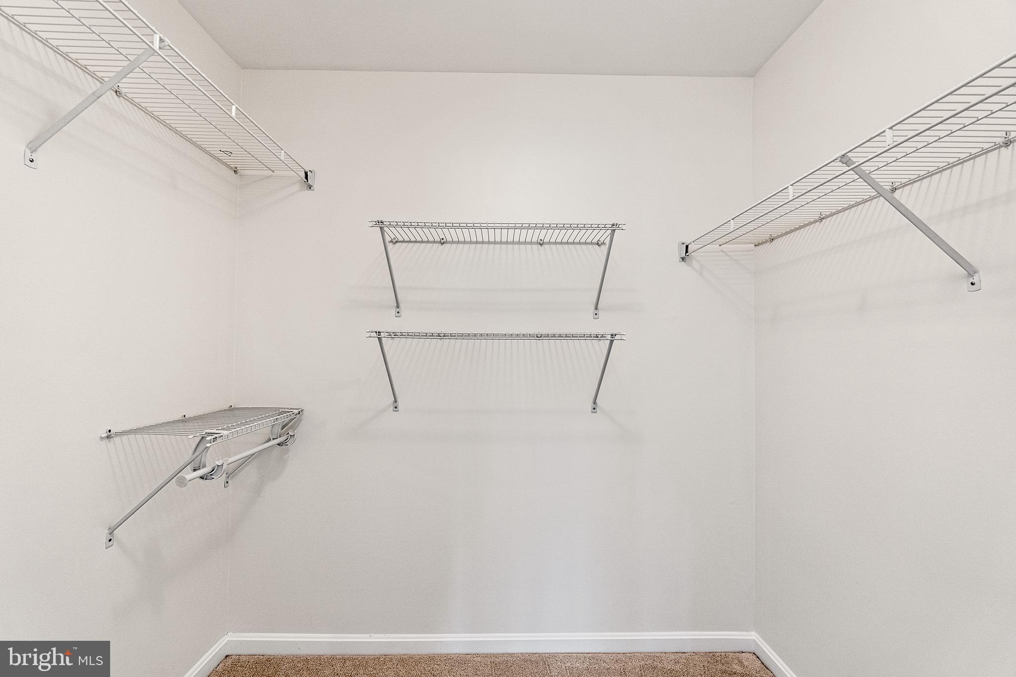 VIRGINIA SQUARE - Residential