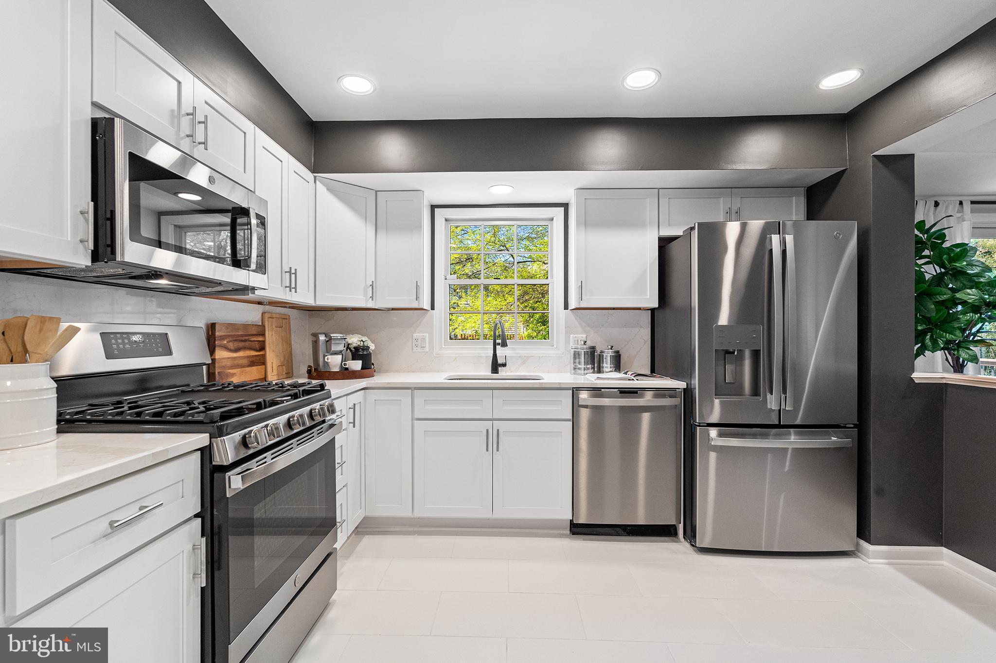 VIRGINIA SQUARE - Residential