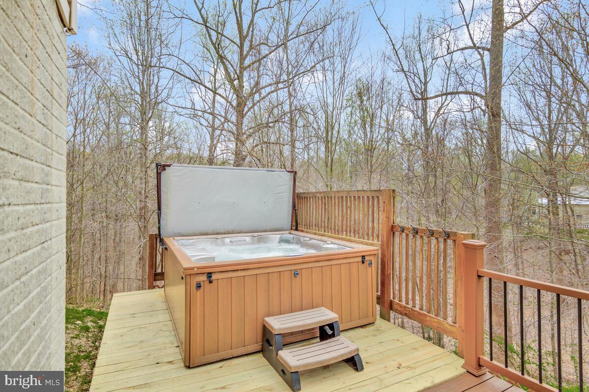 ASPEN WOODS - Residential