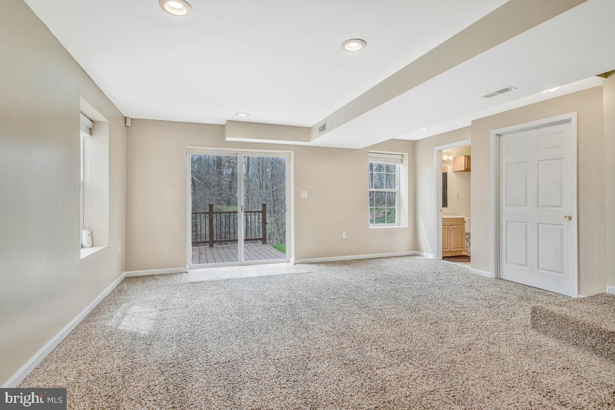 ASPEN WOODS - Residential