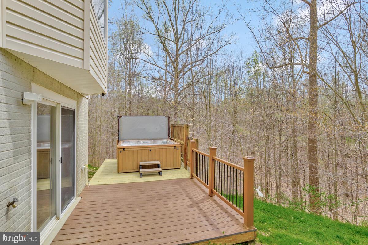 ASPEN WOODS - Residential