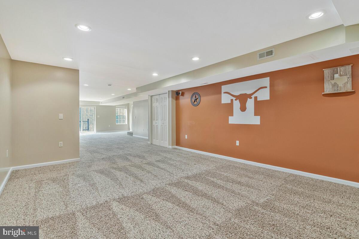 ASPEN WOODS - Residential