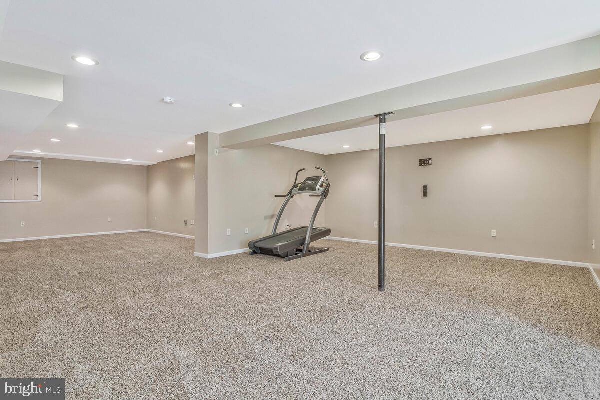 ASPEN WOODS - Residential