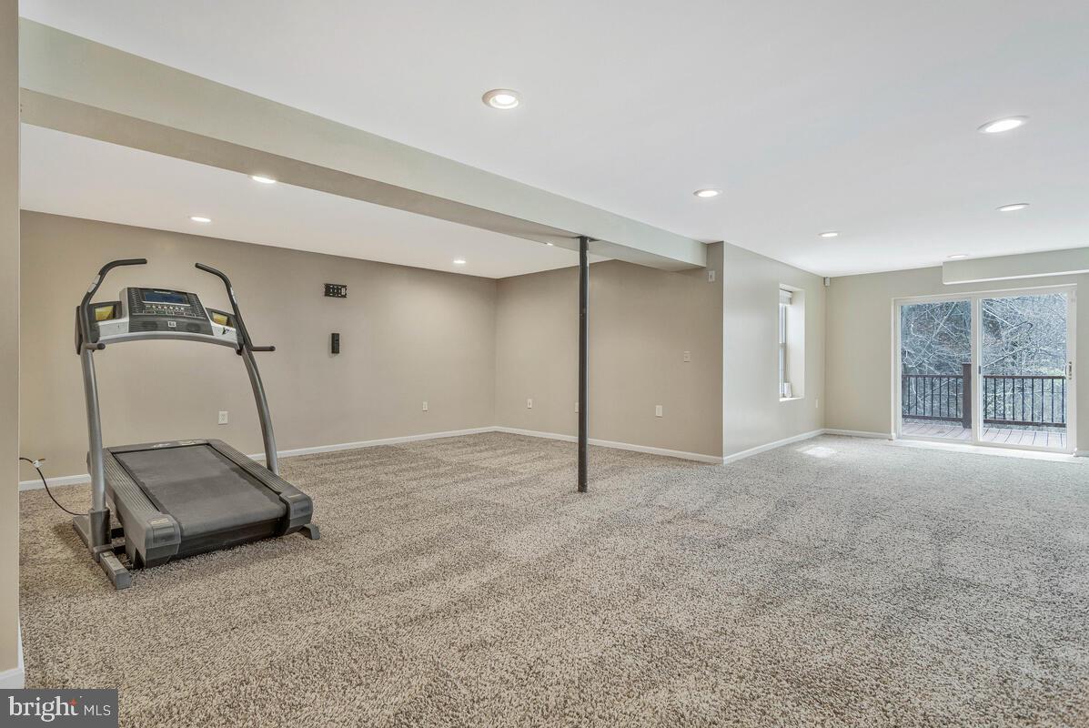 ASPEN WOODS - Residential