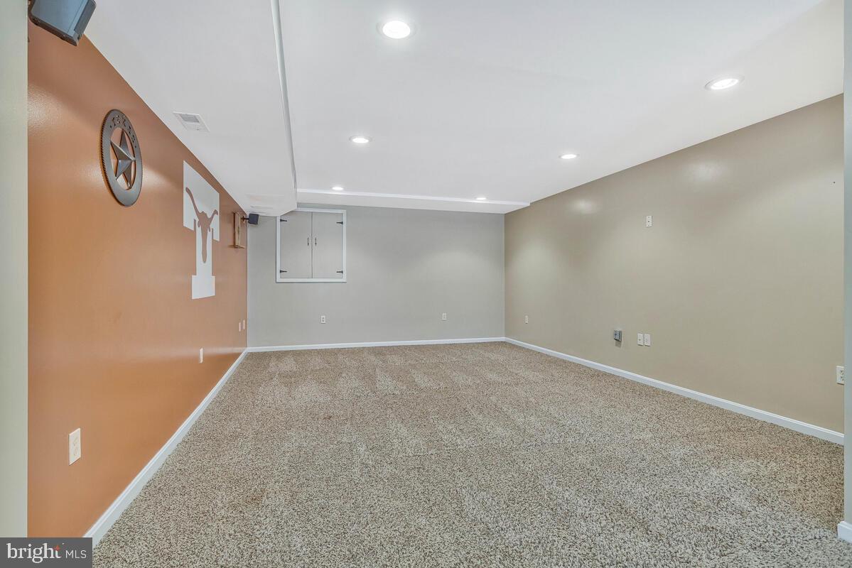 ASPEN WOODS - Residential