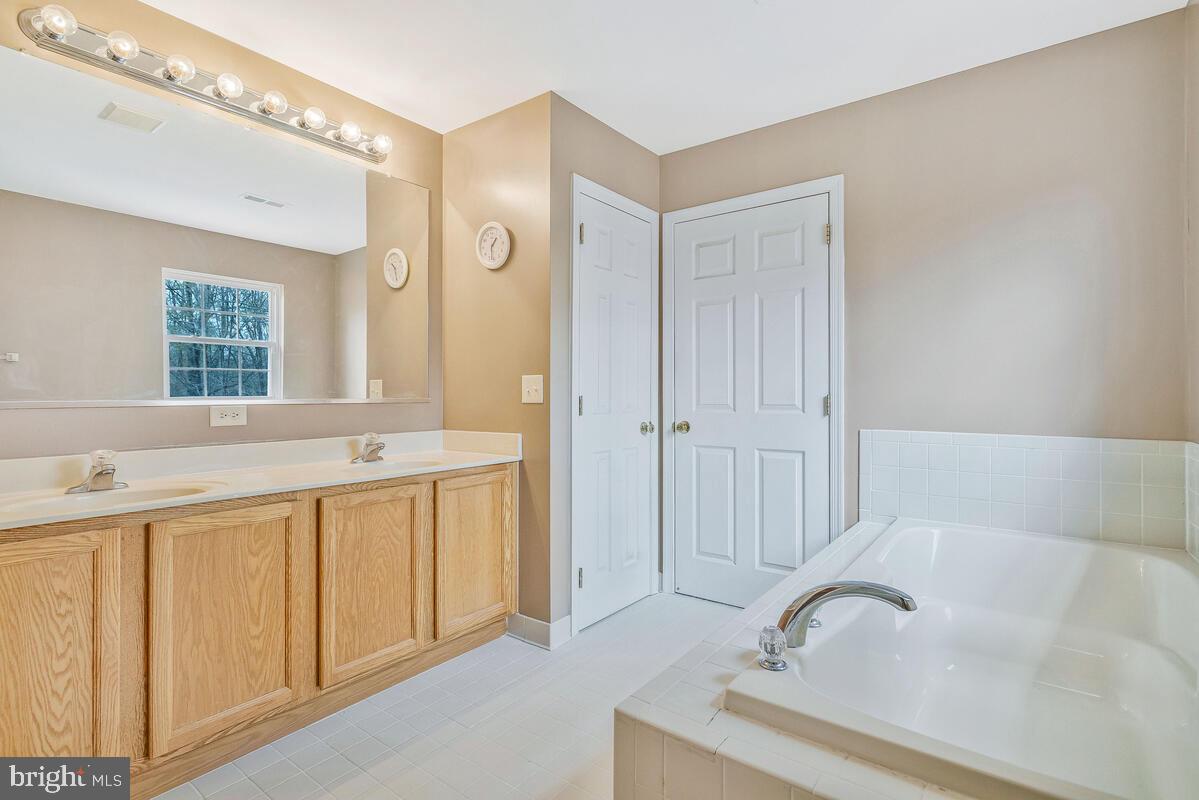 ASPEN WOODS - Residential