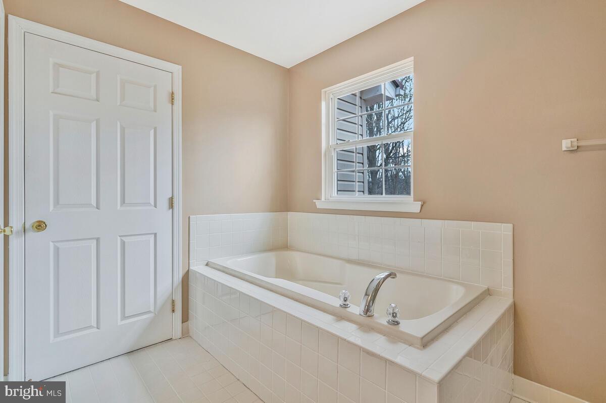 ASPEN WOODS - Residential