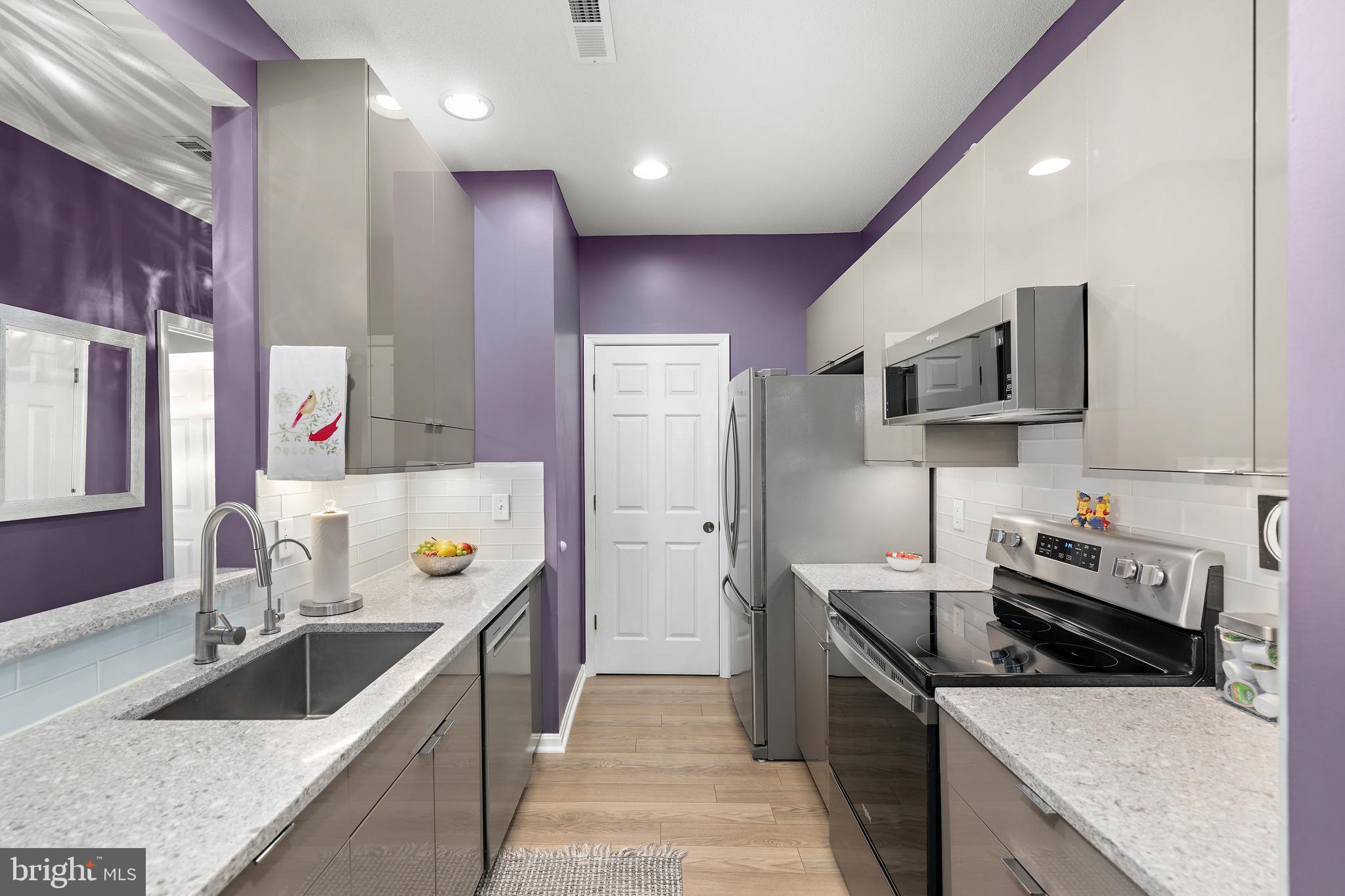 VILLAGES OF FIVE POINTS-EAST - Residential