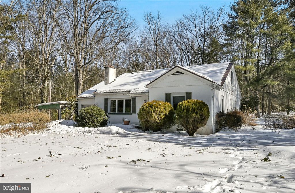 Photo of 110 Pine Boulevard, ORWIGSBURG, PA 17961 (MLS # PASK2025436)