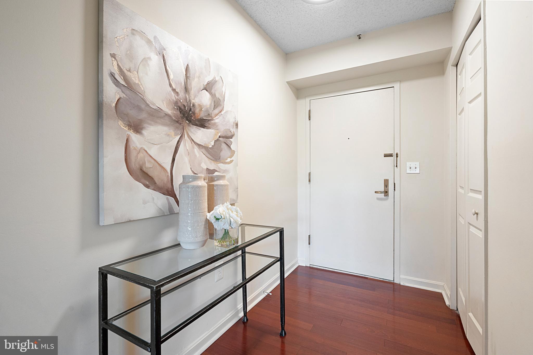 CRYSTAL GATEWAY - Residential