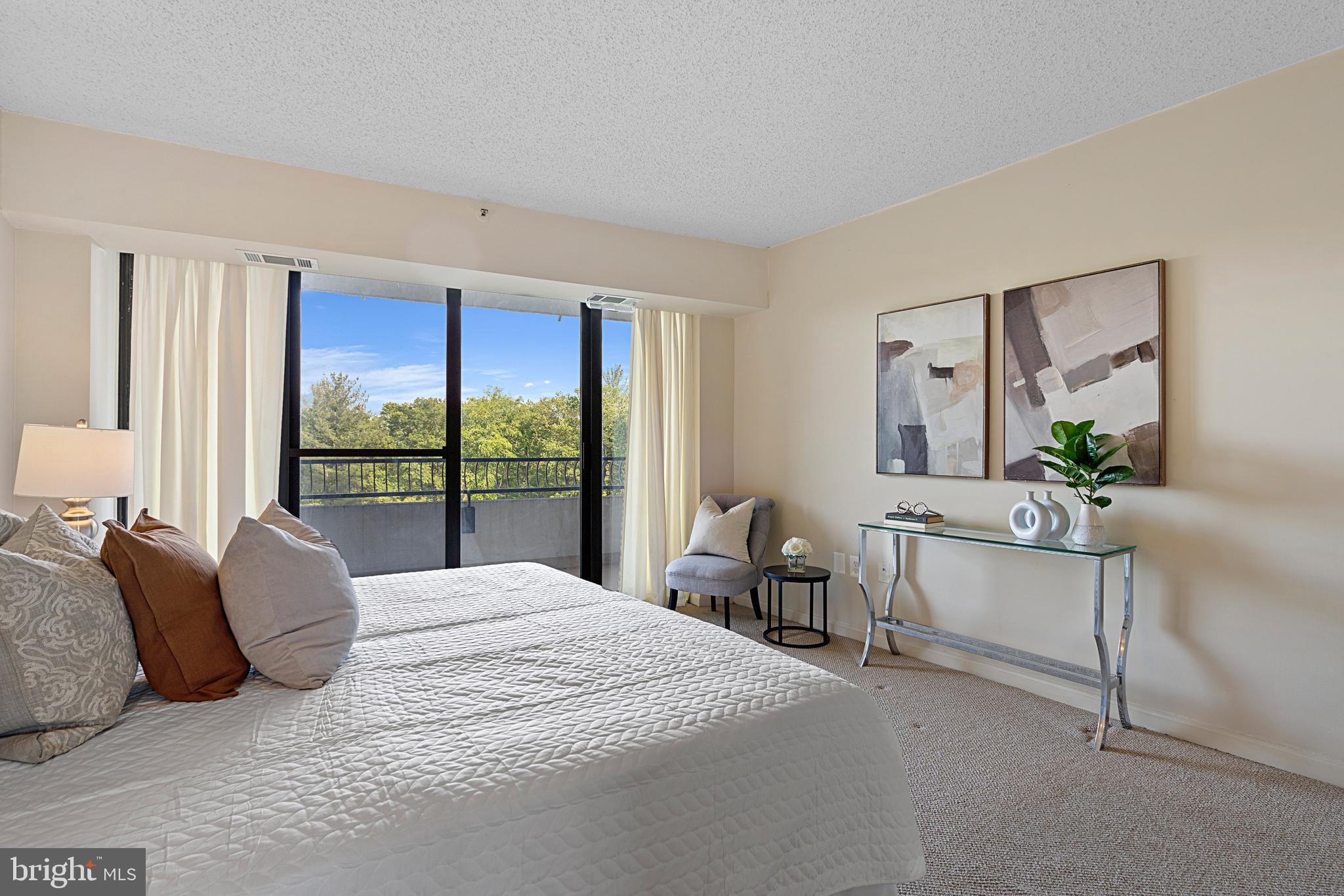 CRYSTAL GATEWAY - Residential